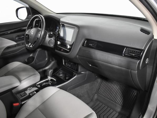 Mitsubishi Outlander III Рестайлинг 3 с пробегом 2022 года, цена 2 419 000 рублей, 124909 км, внедорожник, Автокод Объявления