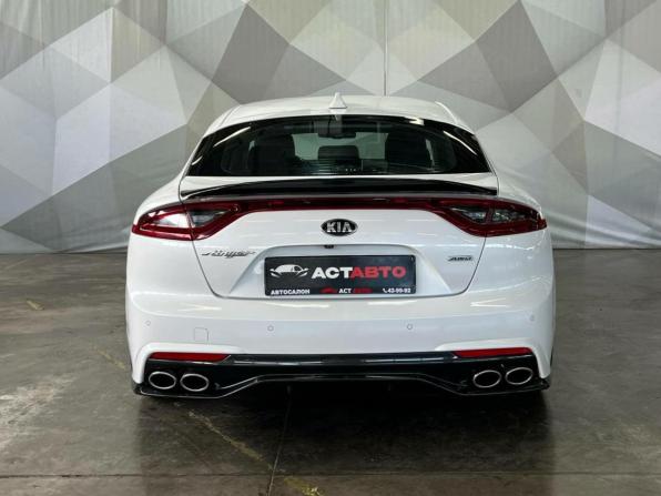 Kia Stinger I с пробегом 2018 года, цена 2 495 000 рублей, 76176 км, лифтбек, Автокод Объявления