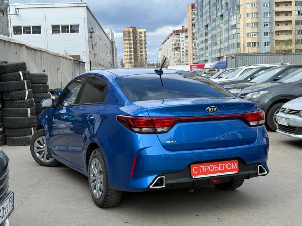 Kia Rio IV Рестайлинг с пробегом 2021 года, цена 1 649 000 рублей, 53000 км, седан, Автокод Объявления