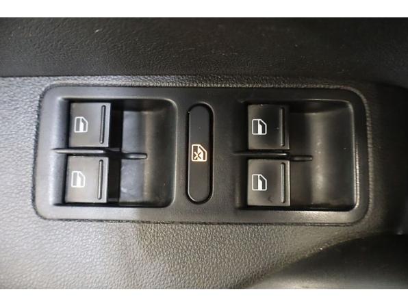 Volkswagen Polo V Рестайлинг с пробегом 2018 года, цена 938 000 рублей, 176541 км, седан, Автокод Объявления