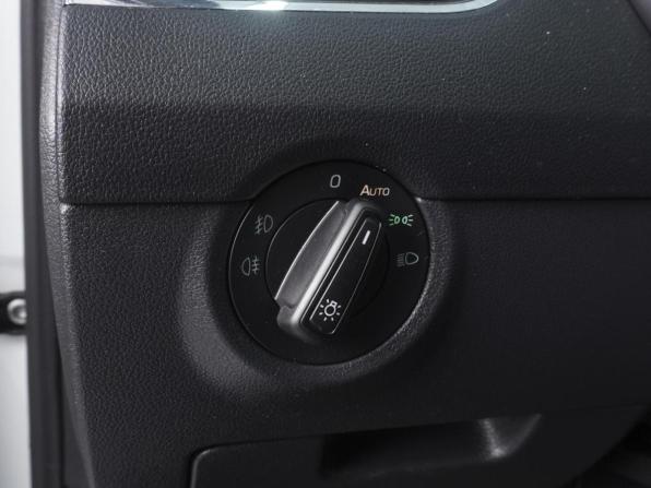 Skoda Octavia III (A7) Рестайлинг с пробегом 2019 года, цена 2 520 000 рублей, 36858 км, лифтбек, Автокод Объявления