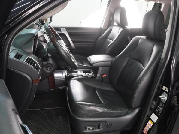 Toyota Land Cruiser Prado 150 Series Рестайлинг 1 с пробегом 2015 года, цена 4 349 000 рублей, 288005 км, внедорожник, Автокод Объявления