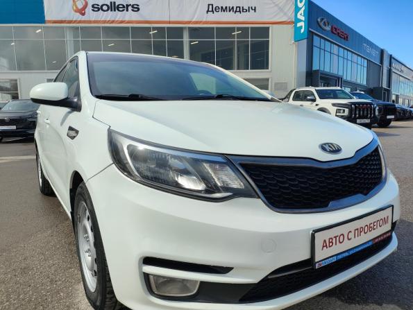 Kia Rio III Рестайлинг с пробегом 2017 года, цена 934 000 рублей, 126600 км, хэтчбек, Автокод Объявления