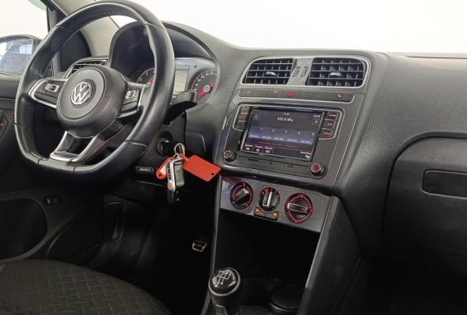 Volkswagen Polo V Рестайлинг с пробегом 2018 года, цена 960 000 рублей, 198897 км, седан, Автокод Объявления