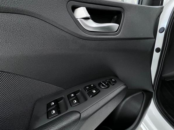 Hyundai Solaris II Рестайлинг с пробегом 2021 года, цена 1 650 000 рублей, 94222 км, седан, Автокод Объявления