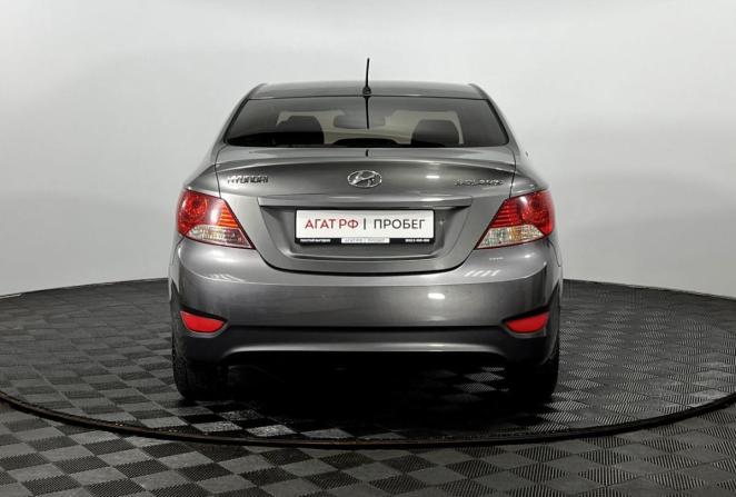 Hyundai Solaris I с пробегом 2014 года, цена 900 000 рублей, 100308 км, седан, Автокод Объявления