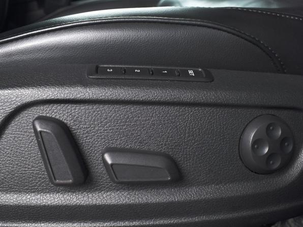 Volkswagen Passat B7 с пробегом 2013 года, цена 1 299 995 рублей, 61123 км, универсал, Автокод Объявления