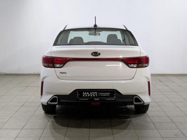 Kia Rio IV Рестайлинг с пробегом 2021 года, цена 1 725 000 рублей, 35810 км, седан, Автокод Объявления