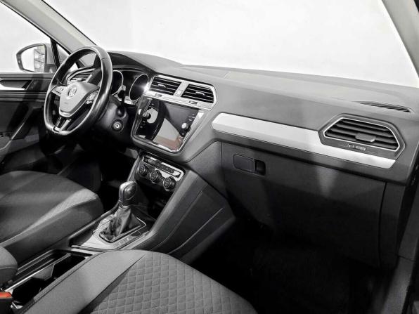Volkswagen Tiguan II с пробегом 2018 года, цена 1 870 000 рублей, 163151 км, внедорожник, Автокод Объявления