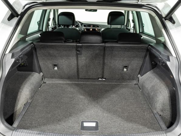 Volkswagen Tiguan II с пробегом 2018 года, цена 1 999 900 рублей, 129934 км, внедорожник, Автокод Объявления
