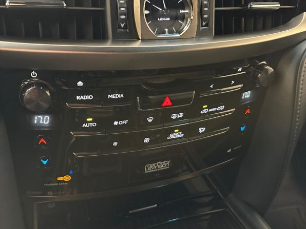 Lexus LX III Рестайлинг 2 с пробегом 2018 года, цена 6 980 000 рублей, 164752 км, внедорожник, Автокод Объявления