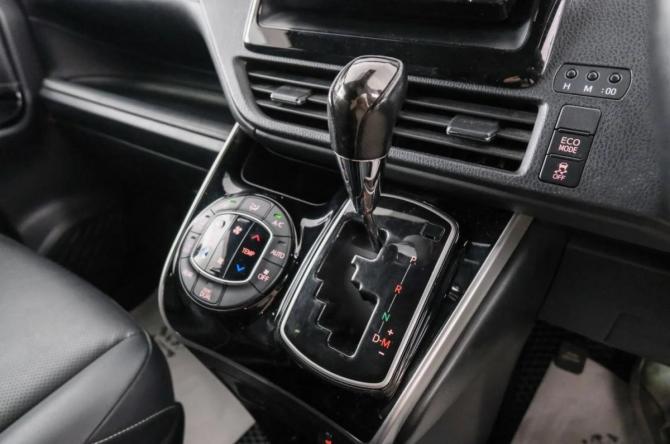 Toyota Esquire I Рестайлинг с пробегом 2021 года, цена 3 089 000 рублей, 64300 км, минивэн, Автокод Объявления