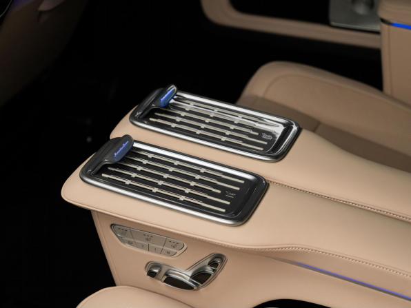 Mercedes-Benz V-Класс III (W447) Рестайлинг 2 с пробегом 2026 года, цена 14 600 000 рублей, 16 км, минивэн, Автокод Объявления