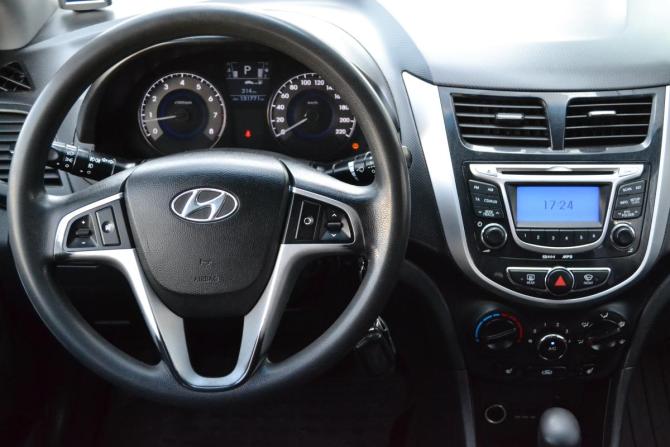 Hyundai Solaris I с пробегом 2011 года, цена 650 000 рублей, 131768 км, седан, Автокод Объявления