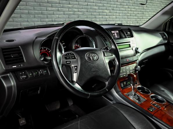 Toyota Highlander II (XU40) Рестайлинг с пробегом 2011 года, цена 2 150 000 рублей, 172064 км, внедорожник, Автокод Объявления