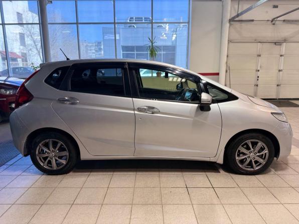 Honda Fit III с пробегом 2016 года, цена 1 159 000 рублей, 140380 км, хэтчбек, Автокод Объявления