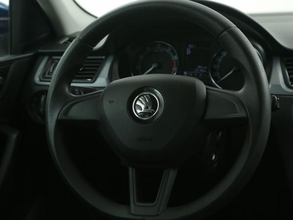 Skoda Rapid I Рестайлинг с пробегом 2019 года, цена 1 085 000 рублей, 137000 км, лифтбек, Автокод Объявления