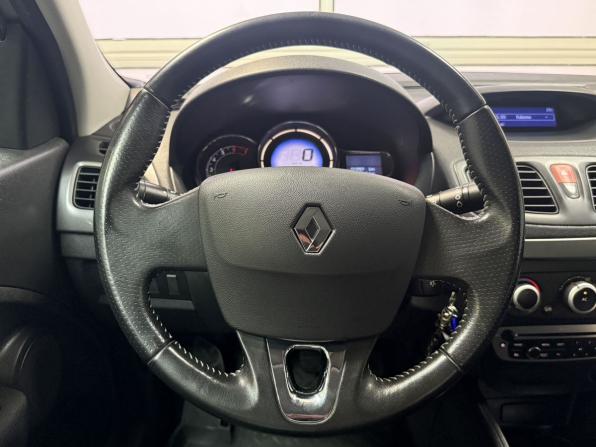 Renault Fluence I Рестайлинг с пробегом 2014 года, цена 950 000 рублей, 121989 км, седан, Автокод Объявления