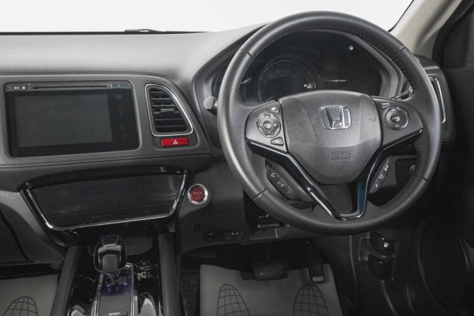 Honda Vezel I с пробегом 2014 года, цена 1 359 000 рублей, 159000 км, внедорожник, Автокод Объявления
