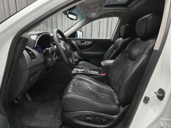 Infiniti QX70 с пробегом 2013 года, цена 1 750 000 рублей, 212000 км, внедорожник, Автокод Объявления