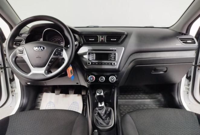Kia Rio III Рестайлинг с пробегом 2016 года, цена 1 090 000 рублей, 136175 км, седан, Автокод Объявления