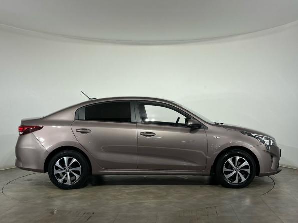 Kia Rio IV Рестайлинг с пробегом 2021 года, цена 1 750 000 рублей, 61921 км, седан, Автокод Объявления