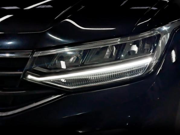 Volkswagen Tiguan II Рестайлинг с пробегом 2021 года, цена 3 040 000 рублей, 72227 км, внедорожник, Автокод Объявления