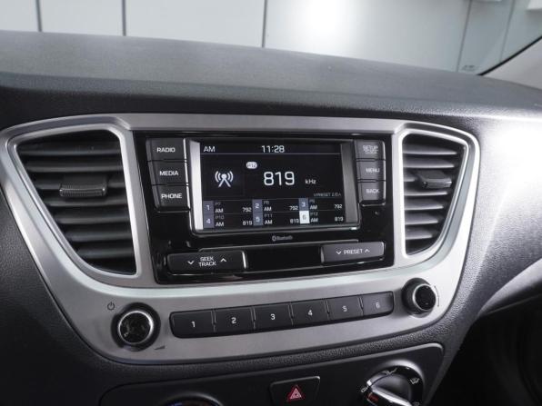 Hyundai Solaris II Рестайлинг с пробегом 2021 года, цена 1 270 000 рублей, 107465 км, седан, Автокод Объявления