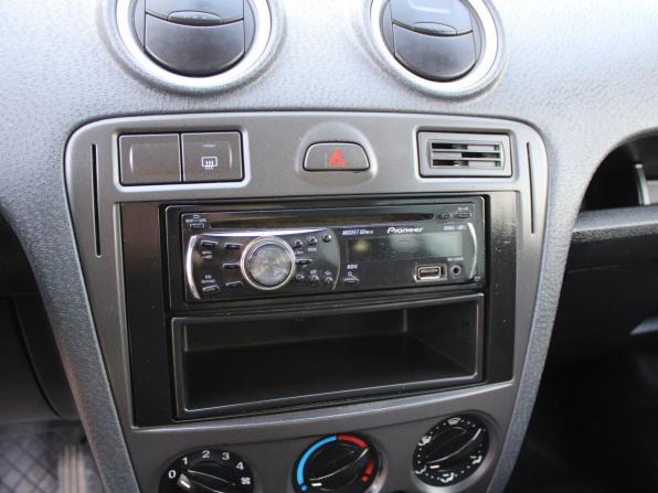 Ford Fusion I Рестайлинг с пробегом 2006 года, цена 229 000 рублей, 332890 км, хэтчбек, Автокод Объявления
