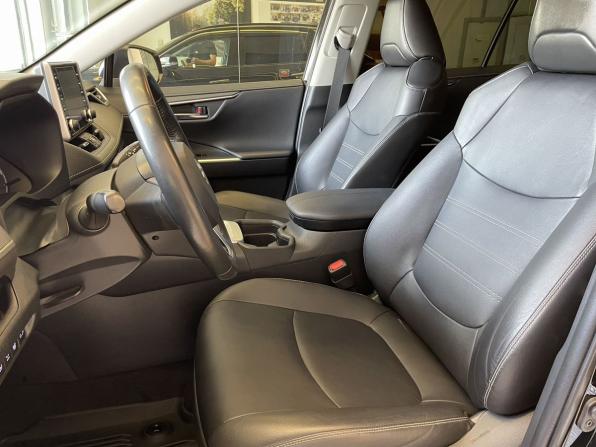 Toyota RAV4 V (XA50) с пробегом 2021 года, цена 3 790 000 рублей, 57605 км, внедорожник, Автокод Объявления