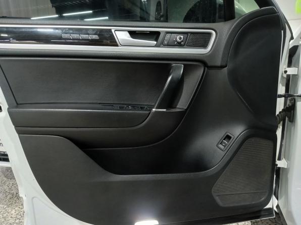 Volkswagen Touareg II Рестайлинг с пробегом 2015 года, цена 1 950 000 рублей, 212000 км, внедорожник, Автокод Объявления