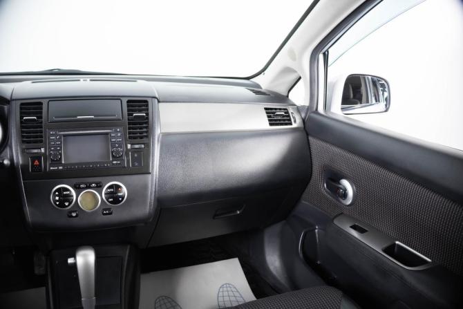 Nissan Tiida I Рестайлинг с пробегом 2013 года, цена 899 000 рублей, 285456 км, хэтчбек, Автокод Объявления