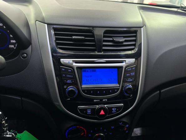 Hyundai Solaris I с пробегом 2013 года, цена 990 000 рублей, 69067 км, хэтчбек, Автокод Объявления