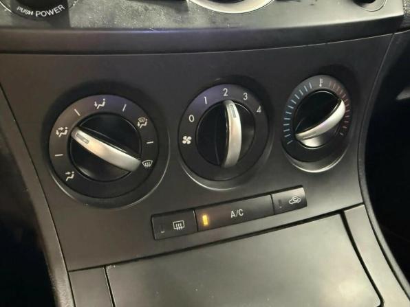 Mazda 3 II (BL) Рестайлинг с пробегом 2012 года, цена 997 500 рублей, 140201 км, седан, Автокод Объявления