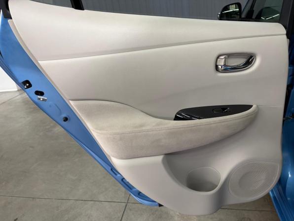 Nissan Leaf I (ZE0/AZE0) с пробегом 2011 года, цена 697 000 рублей, 71919 км, хэтчбек, Автокод Объявления