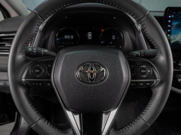 Toyota Camry VIII (XV70) Рестайлинг с пробегом 2023 года, цена 3 799 000 рублей, 32421 км, седан, Автокод Объявления