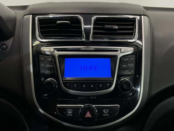 Hyundai Solaris I с пробегом 2013 года, цена 735 000 рублей, 142213 км, хэтчбек, Автокод Объявления