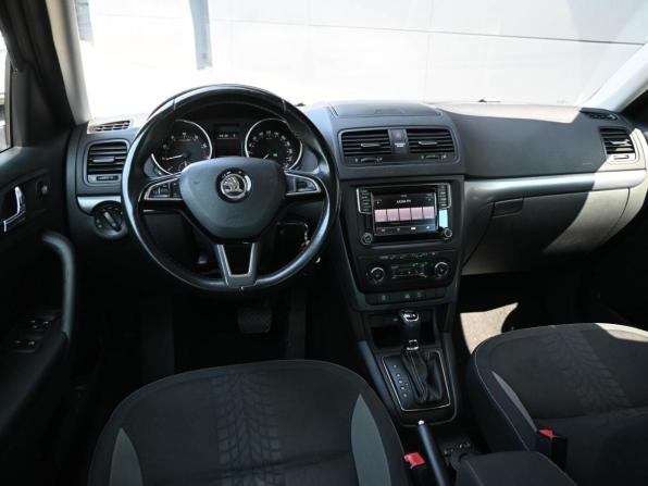 Skoda Yeti I Рестайлинг с пробегом 2015 года, цена 1 324 000 рублей, 252307 км, внедорожник, Автокод Объявления