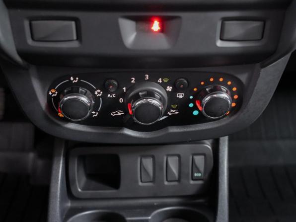 Renault Duster I Рестайлинг с пробегом 2017 года, цена 1 150 000 рублей, 101800 км, внедорожник, Автокод Объявления