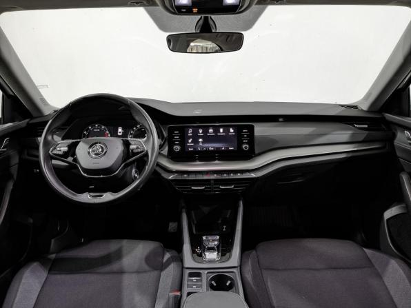 Skoda Octavia IV (A8) с пробегом 2021 года, цена 2 370 000 рублей, 75847 км, лифтбек, Автокод Объявления