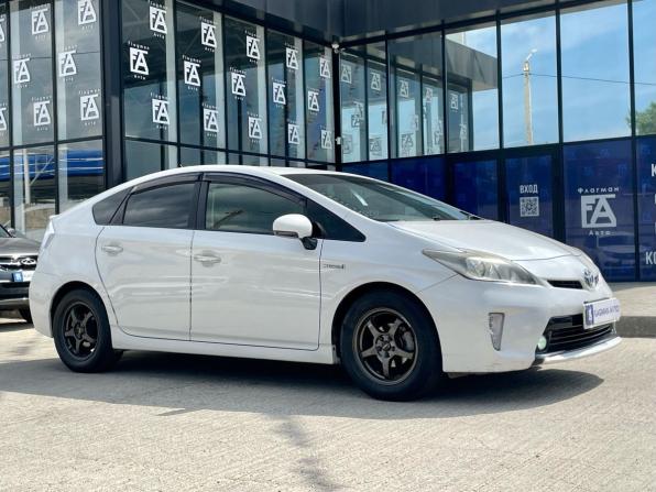 Toyota Prius III Рестайлинг (XW30) с пробегом 2012 года, цена 970 000 рублей, 217753 км, лифтбек, Автокод Объявления