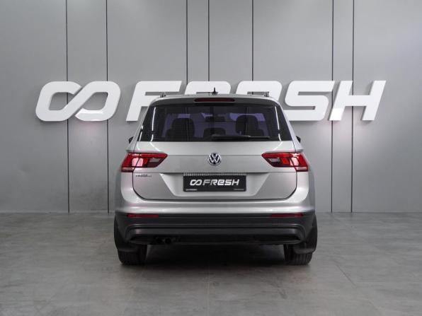 Volkswagen Tiguan II с пробегом 2018 года, цена 1 908 000 рублей, 92716 км, внедорожник, Автокод Объявления