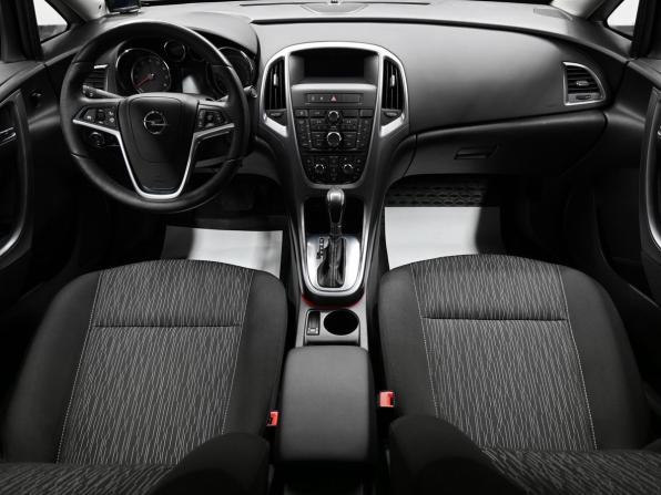 Opel Astra J Рестайлинг с пробегом 2013 года, цена 1 245 000 рублей, 48726 км, седан, Автокод Объявления