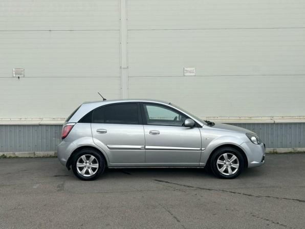 Kia Rio II Рестайлинг с пробегом 2010 года, цена 515 000 рублей, 134030 км, хэтчбек, Автокод Объявления