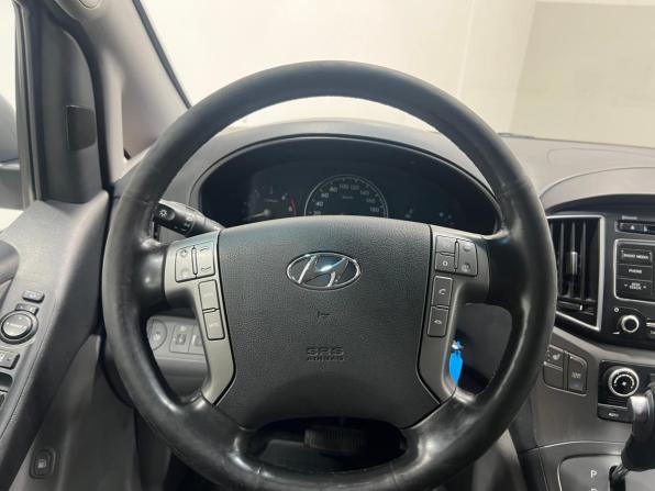 Hyundai H-1 II Рестайлинг 2 с пробегом 2018 года, цена 2 549 000 рублей, 231000 км, минивэн, Автокод Объявления
