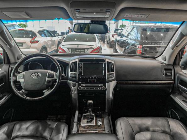 Toyota Land Cruiser 200 Series Рестайлинг 1 с пробегом 2015 года, цена 4 250 000 рублей, 250000 км, внедорожник, Автокод Объявления