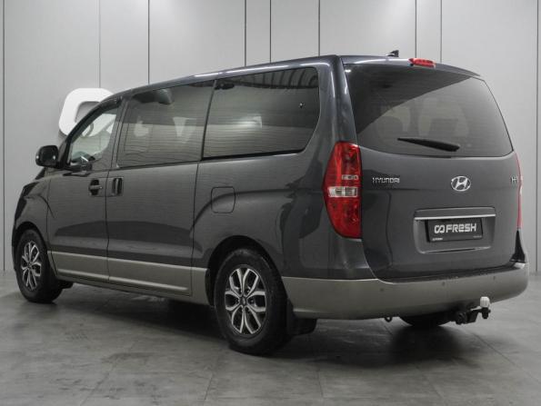 Hyundai H-1 II Рестайлинг 2 с пробегом 2021 года, цена 3 400 000 рублей, 129149 км, минивэн, Автокод Объявления