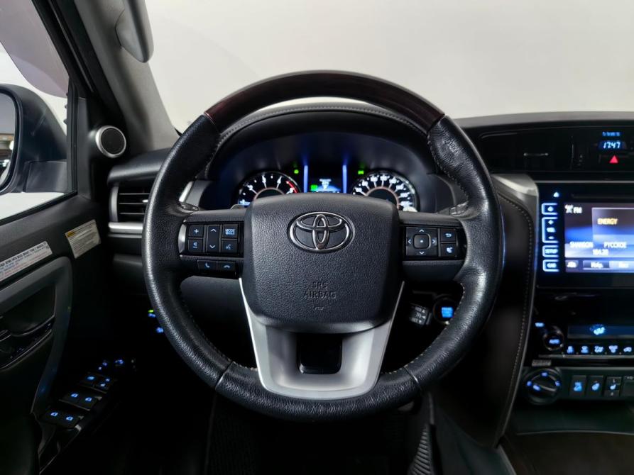 Toyota Fortuner II Москва  - изображение 13