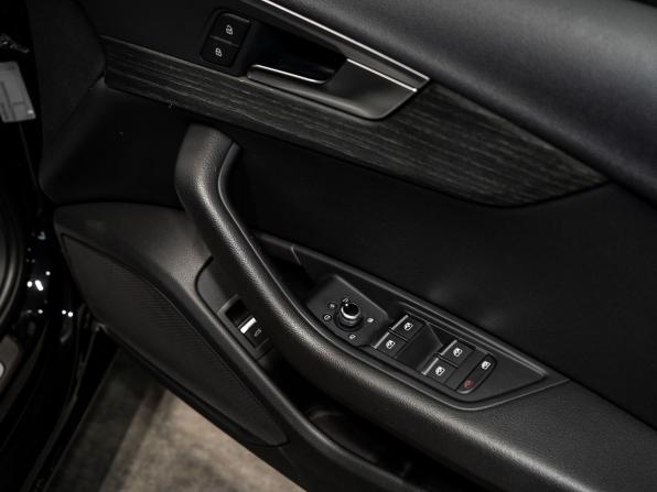 Audi A4 V (B9) с пробегом 2017 года, цена 2 030 000 рублей, 61482 км, универсал, Автокод Объявления