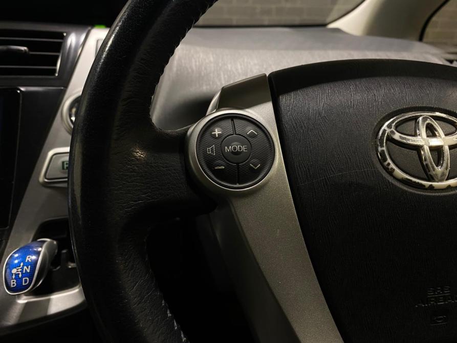 Toyota Prius Alpha I (ZVW40/41) Челябинск  - изображение 17